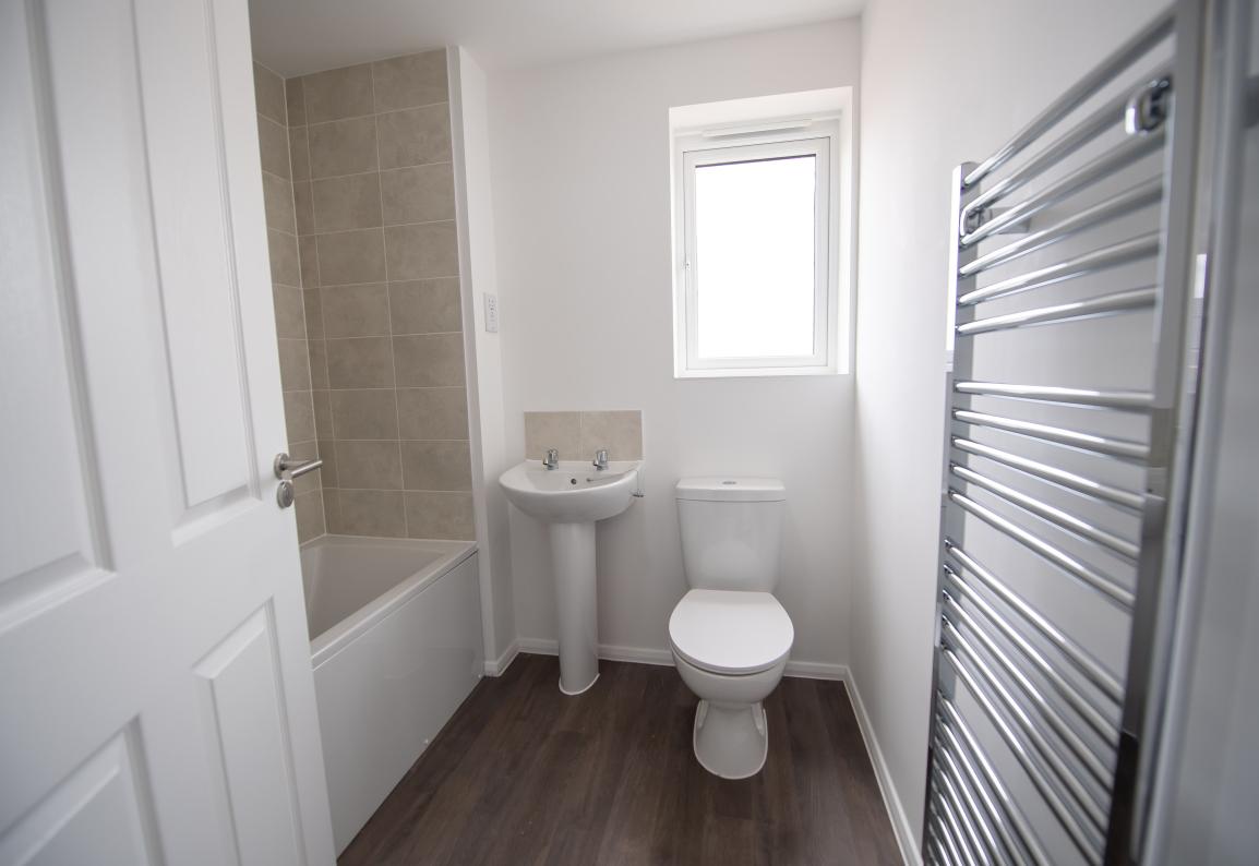 Family Bathroom at Edwalton Fields